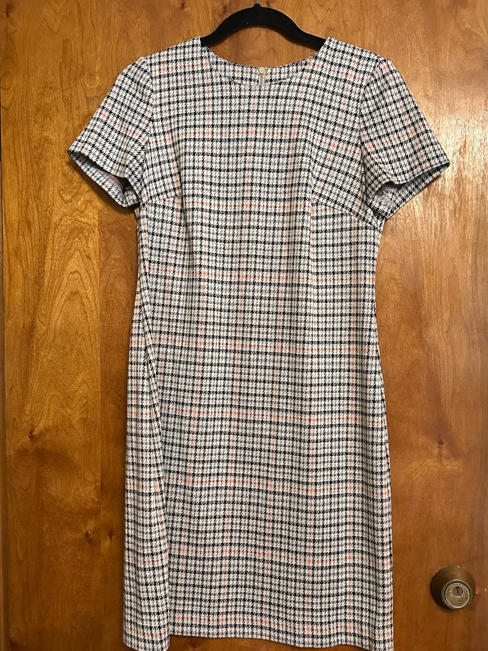 Classic Short-Sleeve Plaid Sheath Dress